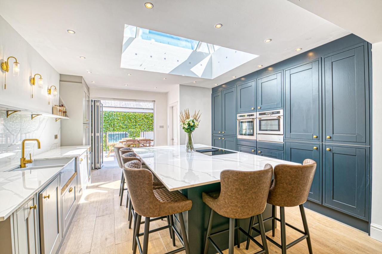 Luxury Georgian Townhouse With Cinema And Parking Villa Chester Exterior photo