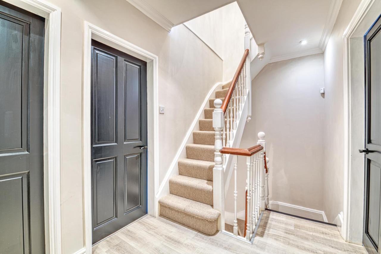 Luxury Georgian Townhouse With Cinema And Parking Villa Chester Exterior photo